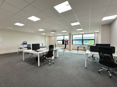 Unit 7 Premier Business Park, Luton, Industrial / Industrial/Logistics For Sale - IMG_6842.JPG