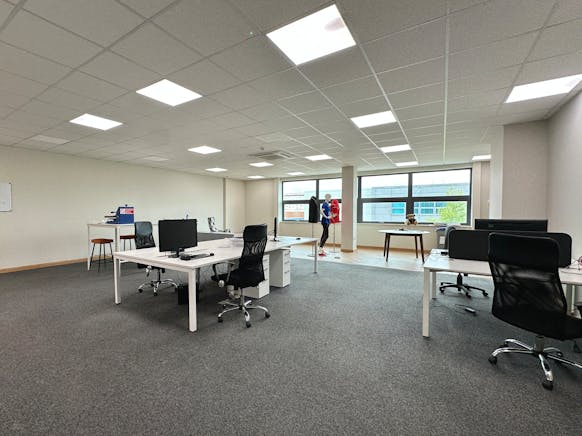 Unit 7 Premier Business Park, Luton, Industrial For Sale - IMG_6842.JPG
