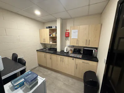14 Parkside Centre, Southend-on-Sea, Industrial To Let - WhatsApp Image 2026-09-07 at 13.29.49 (5).jpeg