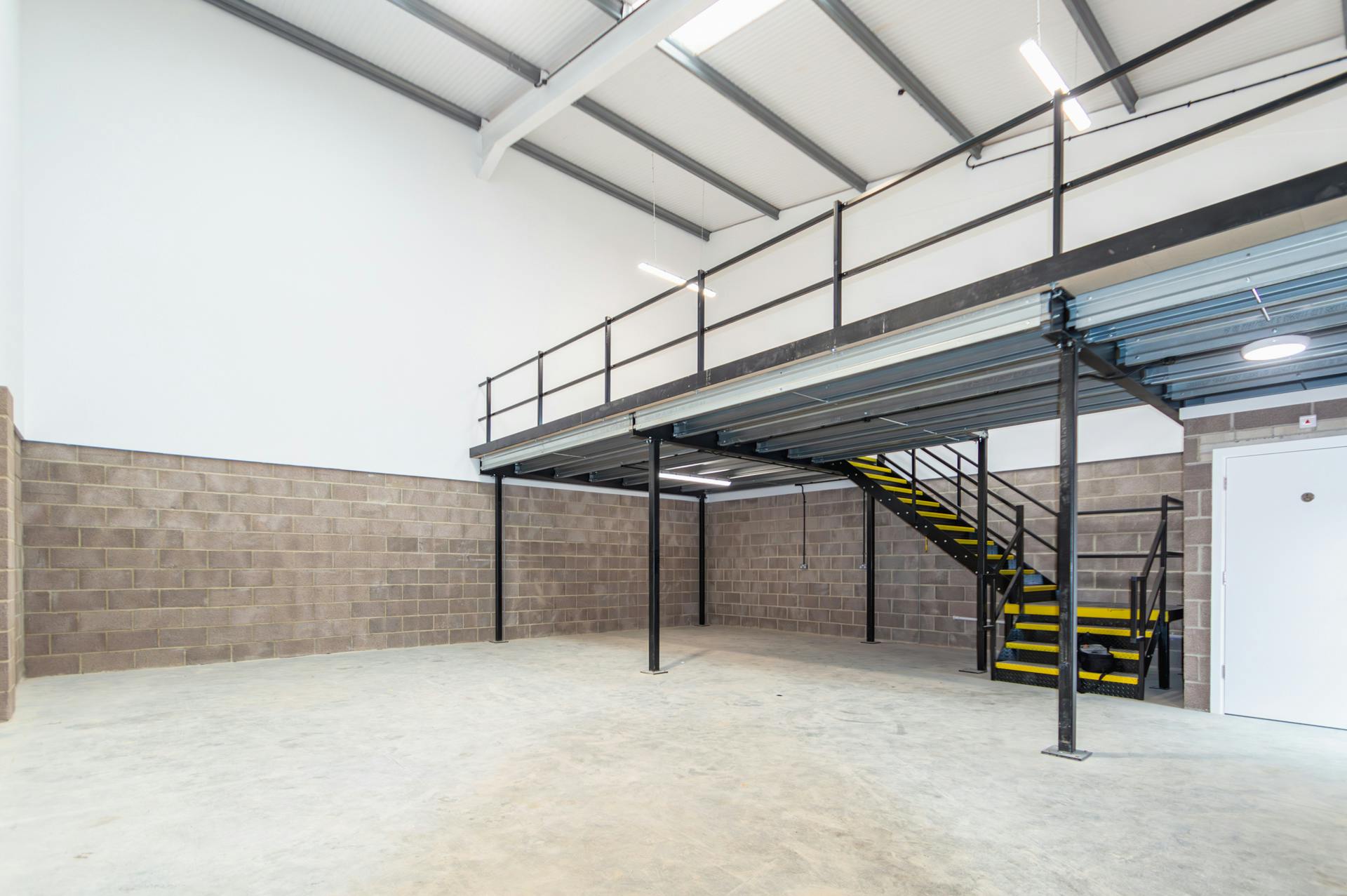 Retail/Shop in Poole - photo 2