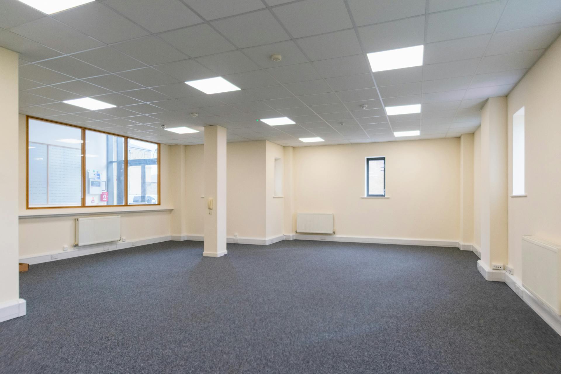 Office in Poundbury - photo 4