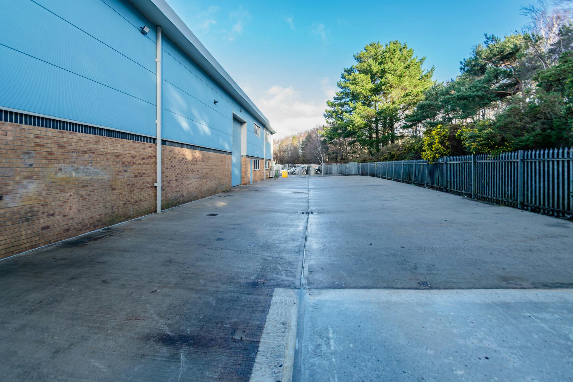 Retail/Shop in Poole - photo 2