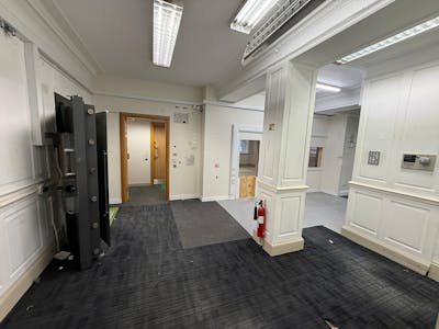 5 The Square, Petersfield, Office / Retail To Let / For Sale - Photo 06-03-2026, 11 16 29.jpg