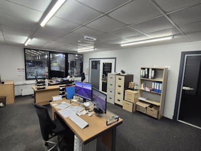 Unit 5, Manchester, Industrial/Logistics To Let - 20260216_111724.jpg