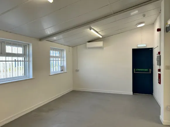 Unit C9, Clevedon, Industrial To Let - NEW PIC 2.jpg