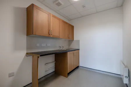 Unit 16, Central Trading Estate, Mosley Road, Trafford Park, Industrial To Let - 8698361-interior10-800.jpg