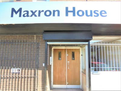 Maxron House, Stockport, Office To Let - DSC05698 2.JPG