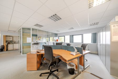 24 Oliver Business Park, London, Industrial To Let / For Sale - 13727731068ff91f3ccfb1.jpg