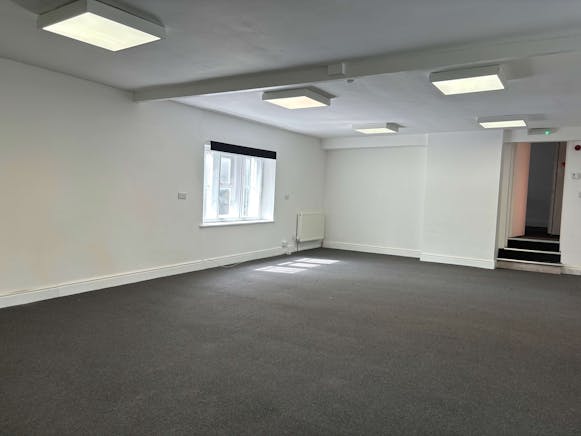 New Mills offices, Libbys Drive, Stroud To Let - Int 1 2nd.jpg