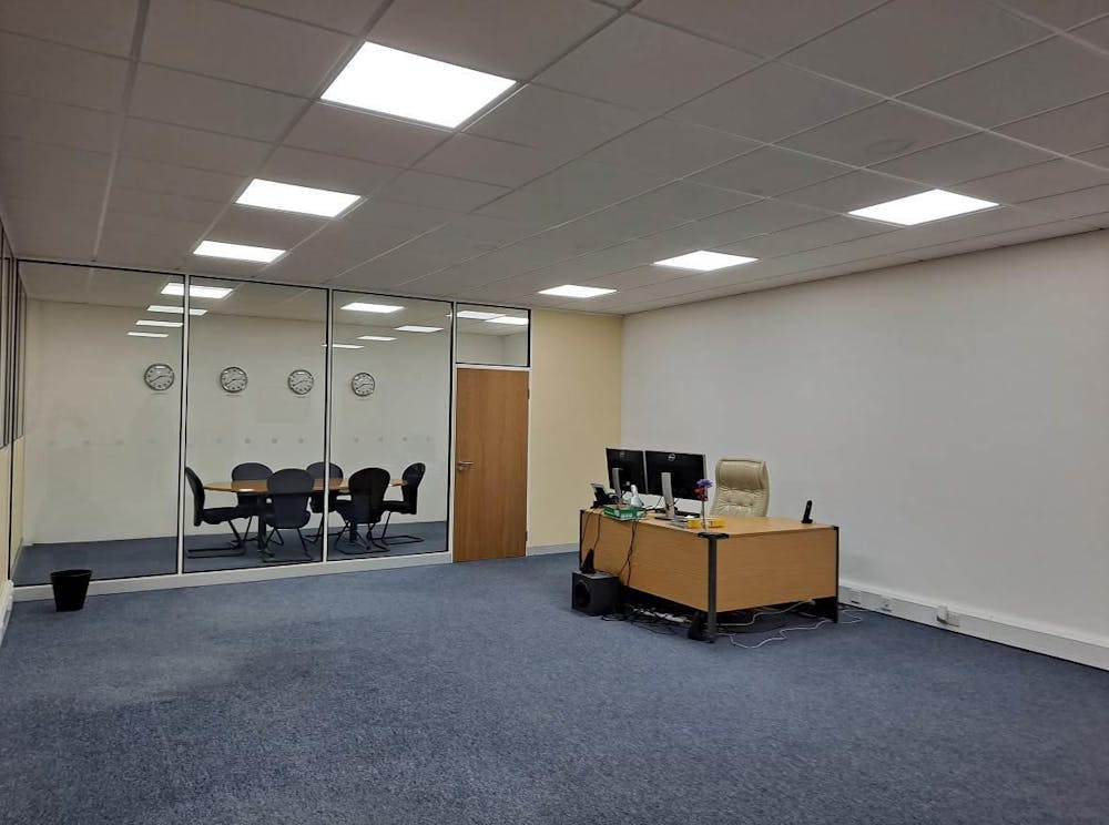 Unit 30 Chess Business Park, Chesham, Industrial To Let - Unit 30 Moor Road mezzanine main officeshowing kitchen.jpg