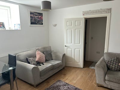 86 Vicarage Road, Swansea, Retail For Sale - Lounge.jpg