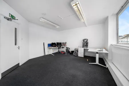 1 Brewery Road, London, Distribution Warehouse / Industrial To Let - 2R7A7244.jpg