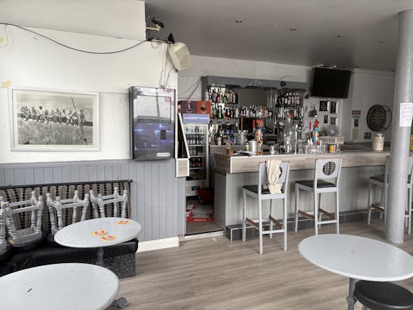 Closed Public House For Sale Glasgow, The Londoner, 515 London Road, Glasgow For Sale - tempImageYBJw98.jpg