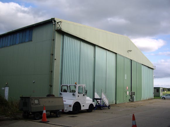 Building 57, Dunsfold Park, Stovolds Hill, Cranleigh, Industrial / Warehouse To Let - IMGP4109.JPG
