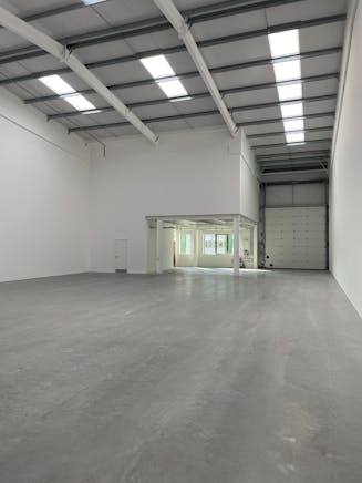 Unit 8 Trade City Luton, Luton, Industrial To Let - IMG_1214.JPG