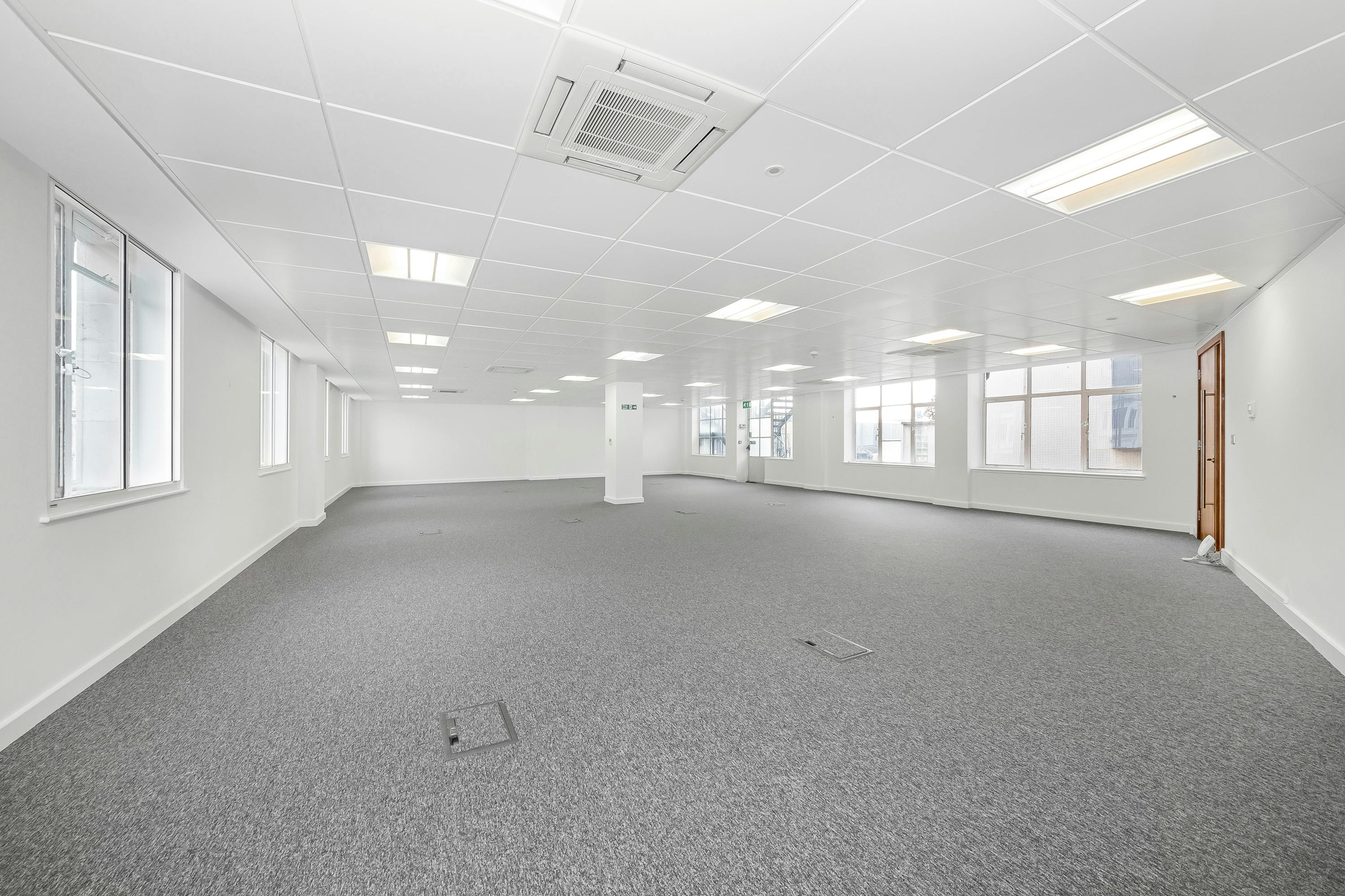 Part 4th Floor (Unit A), 215-221 Regent Street, London, Office To Let - IMG_3208.jpg