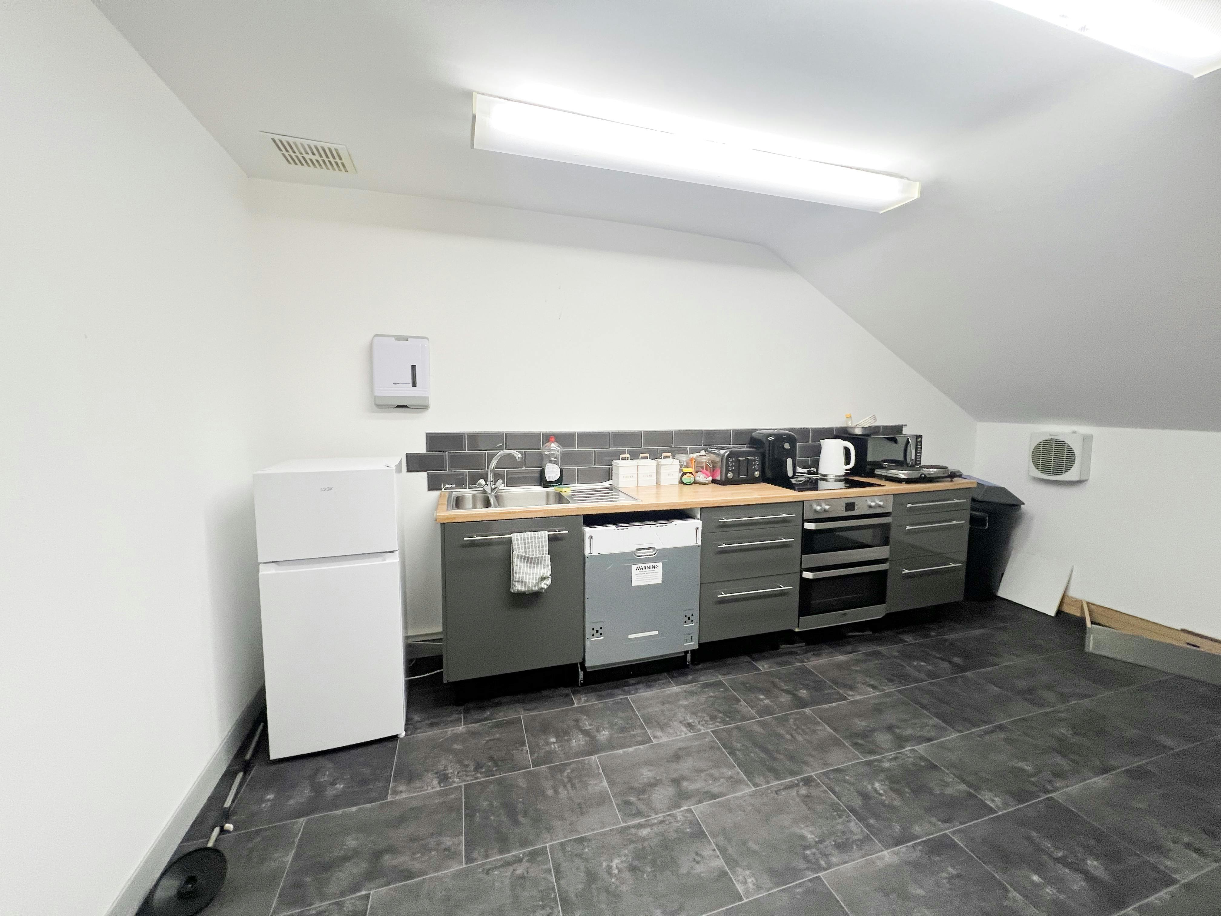 Unit 18 Golding Barn Industrial Estate, Small Dole, Office To Let - IMG_9034.jpg