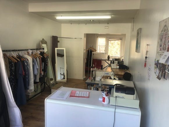 22 Angel Hill, Bury St. Edmunds, Retail To Let - 3.jpg