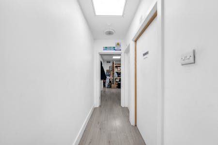 281 Ballards Lane, London, Retail To Let - DSC03437.jpg