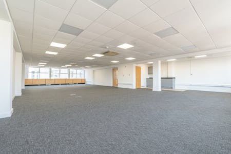 Ground Floor, 96-99 Queens Road, Brighton, Retail To Let - DSC08470.jpg