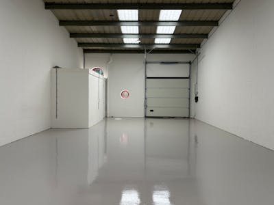 Unit 16 Mill Farm Business Park, Hounslow, Industrial / Warehouse To Let - IMG_7934.JPEG