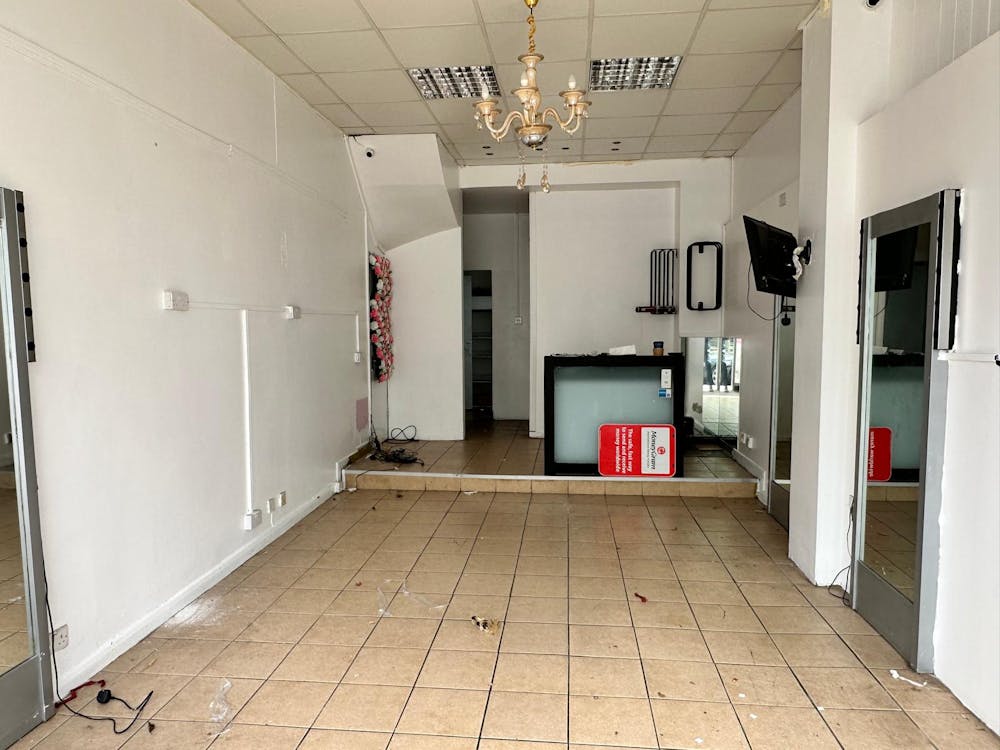 118 Goldhawk Road - f8052a3f-211c-4e07-8113-81403d01c697.jpg