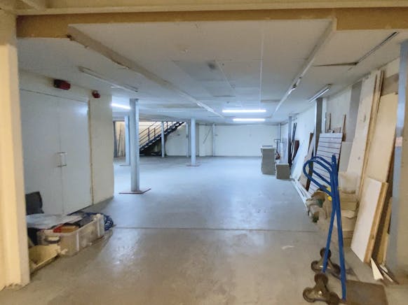 Unit 4, Thames Industrial Estate, Dunstable, Industrial / Office / Retail For Sale - Screenshot 20250819 at 123754.jpeg