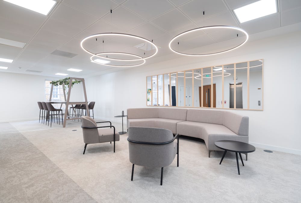 42 Trinity Square - MC42475882HR.jpg