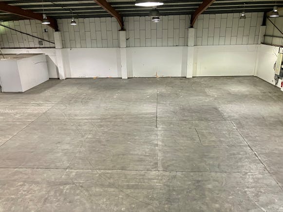 Unit 7 Plane Tree Crescent, Feltham, Industrial To Let - IMG_1120.jpg