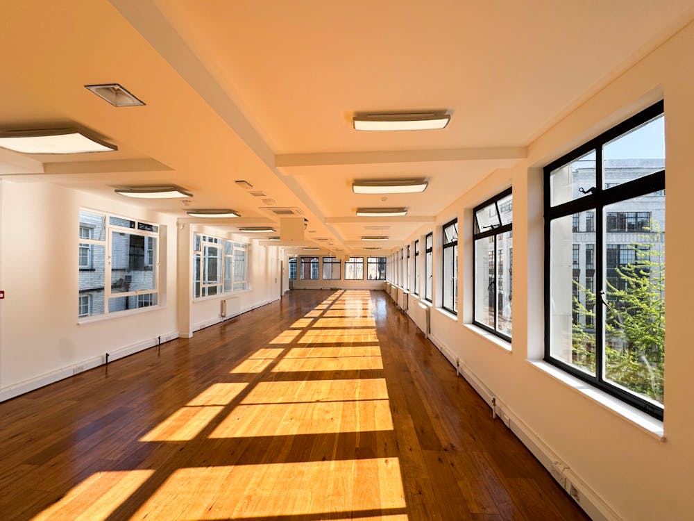 41-42 Eastcastle Street (4th Floor) - Image (5).jpg