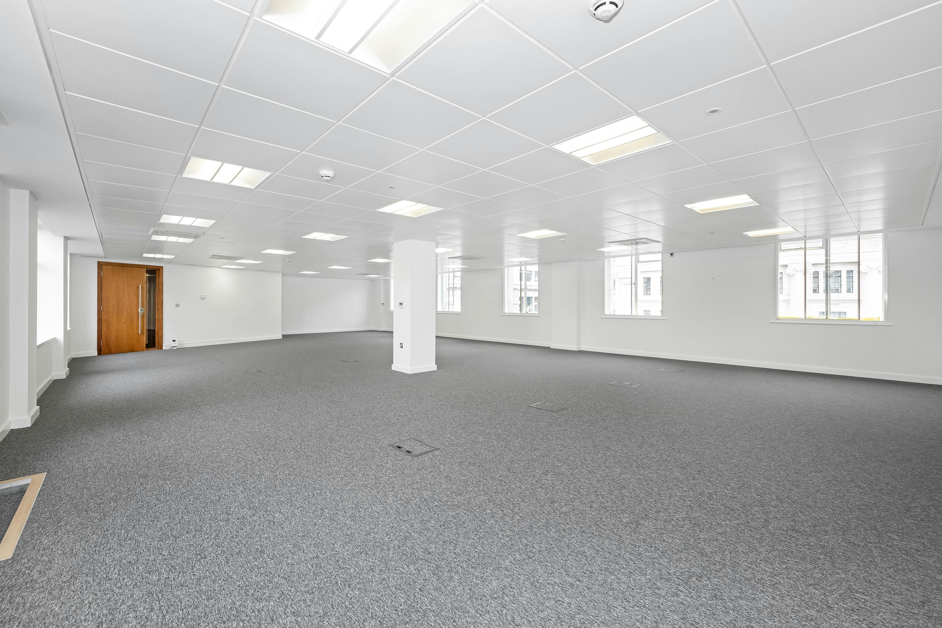 Part 4th Floor (Unit A), 215-221 Regent Street, London, Office To Let - IMG_3211.jpg