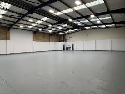 Unit 5 Hillmead Industrial Estate, Marshall Road, Swindon, Industrial / Warehouse To Let - Warehouse 002.jpg