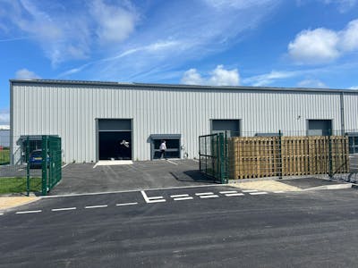 Units 1 - 5 Garngoch Trade Park, Gorseinon, Industrial / Warehouse To Let - 81815f3a12ee47d8b51c3228a7cbf932.JPG