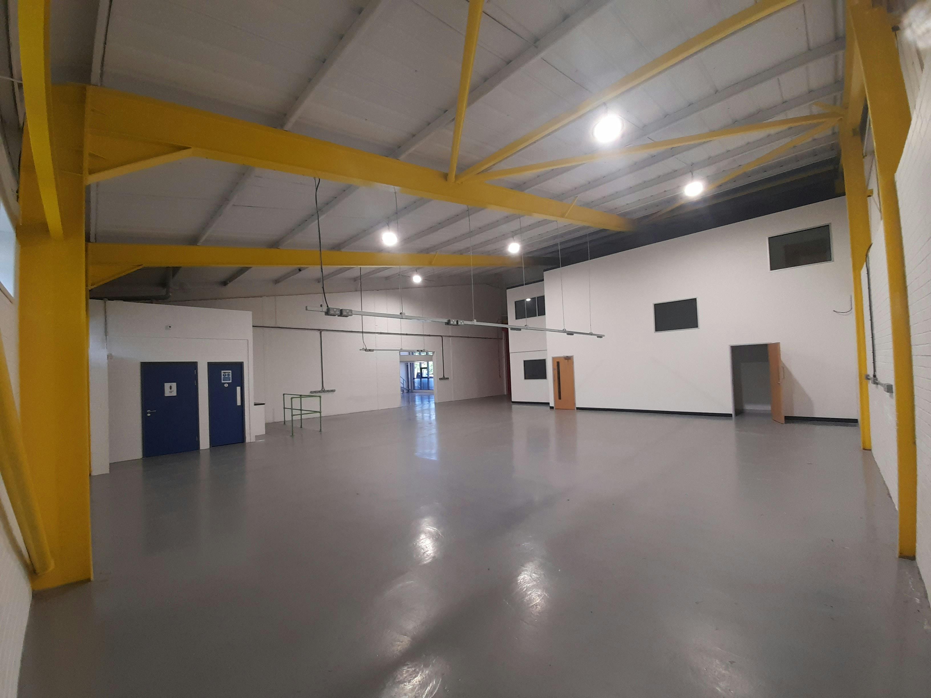 4 Bear Court, Basingstoke, Industrial / Warehouse To Let - 20230615_120501.jpg