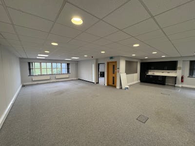 Modern Office Accommodation To Let on Team Valley, Gateshead, Office To Let - Page 2.jpg