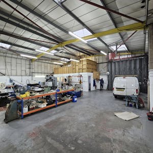 Unit 2, 70 Bell Lane, Uckfield, Industrial To Let - 20260127_104651_resized.jpg