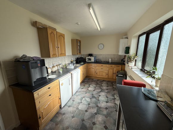 Units A & C, B7 North, Willow End Park, Malvern, Business Park / Office For Sale - 20251023_102006346_iOS.jpg