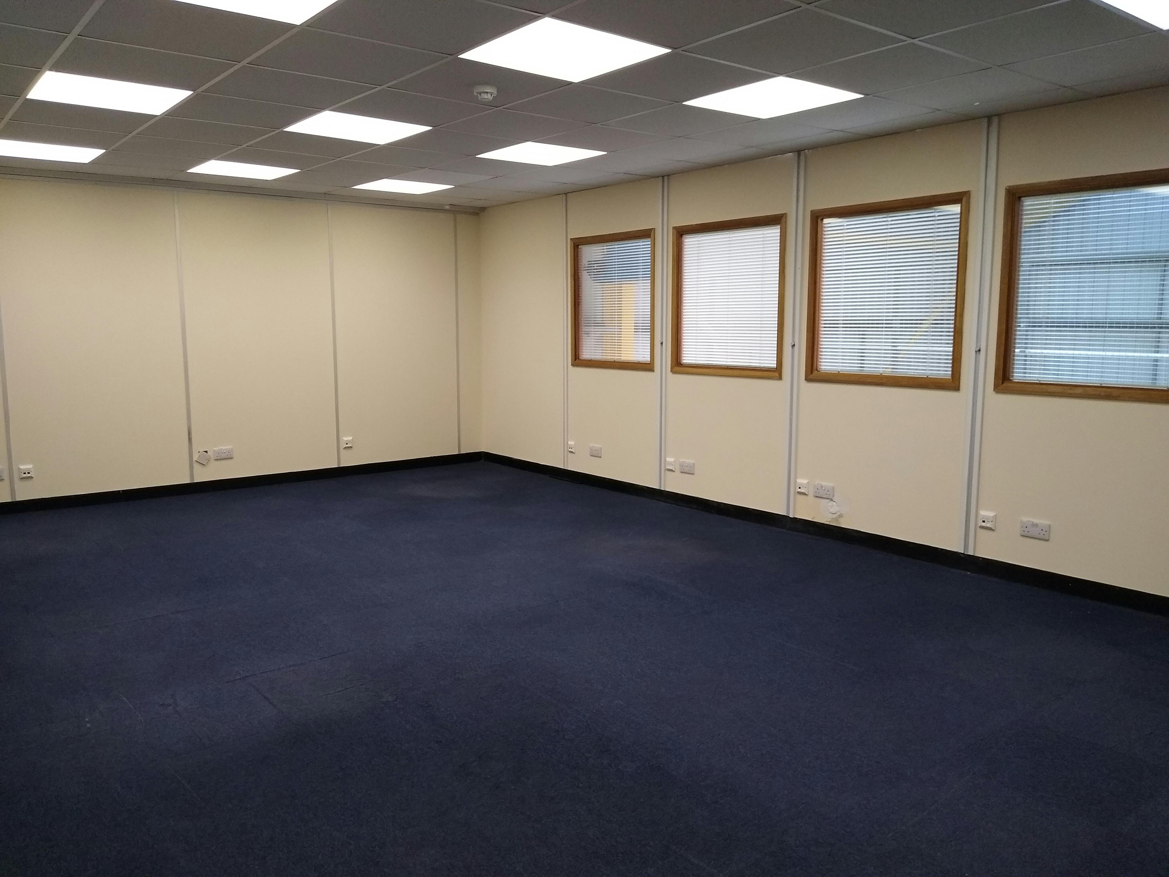 Industrial Unit in Bromsgrove - photo 4