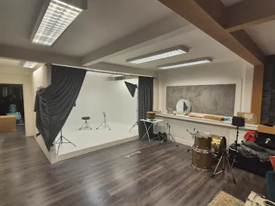 Haigh Avenue, Stockport, Industrial/Logistics To Let - 20260930_102420.jpg