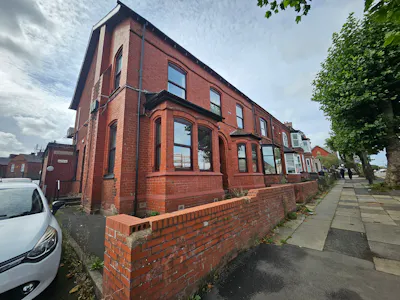 9 & 11 Manchester Road, Manchester, Office / Retail For Sale - 20260907_122905.jpg