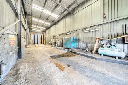 Former Arriva Bus Garage, Aylesbury, Industrial/Logistics / Open Storage To Let - 1509088 (10).jpg