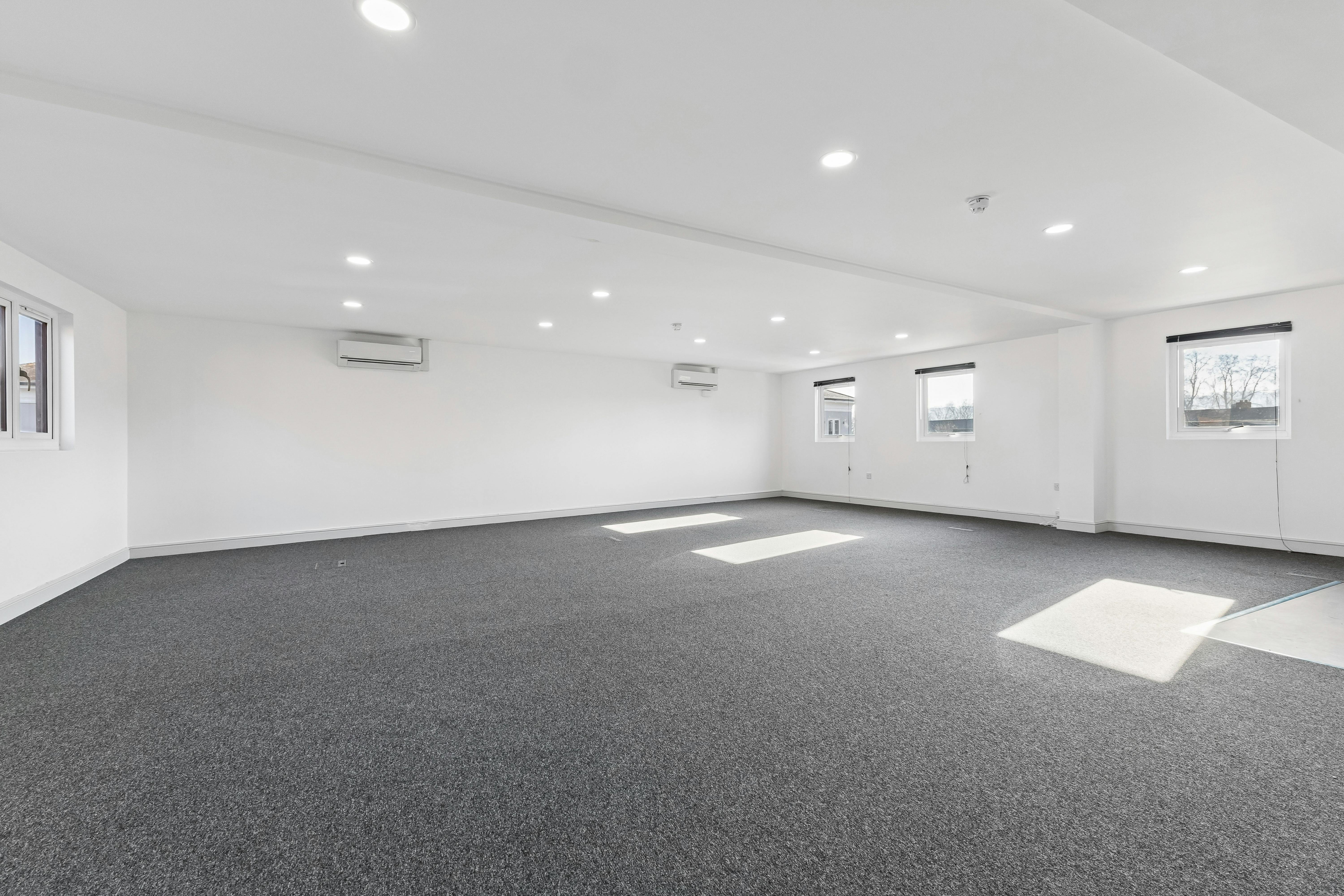 Second Floor, 79-81 High Street, Marlow, Offices To Let - 104744 - Second floor office  (14).jpg