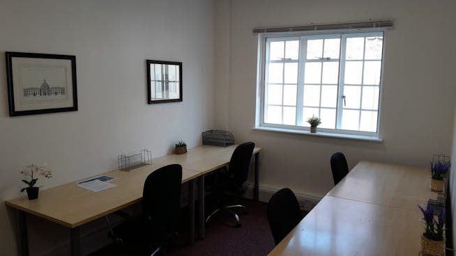 Austen House, 2 High Street, Leatherhead, Offices / Serviced Offices To Let - AH  Room 4 200625.jpg
