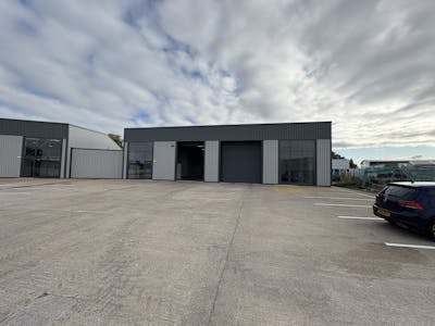 Units 18-20, Severnside Trading Estate, Textilose Road, Manchester, Industrial To Let - IMG_0876.JPG