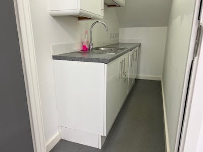 High Point, Surrey, Office To Let - 4.jpg