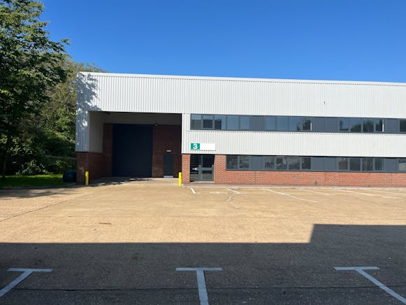 Unit 3 Stocklake Park Ind Est, Farmbrough Close, Aylesbury, Industrial To Let - IMG_3216.JPG