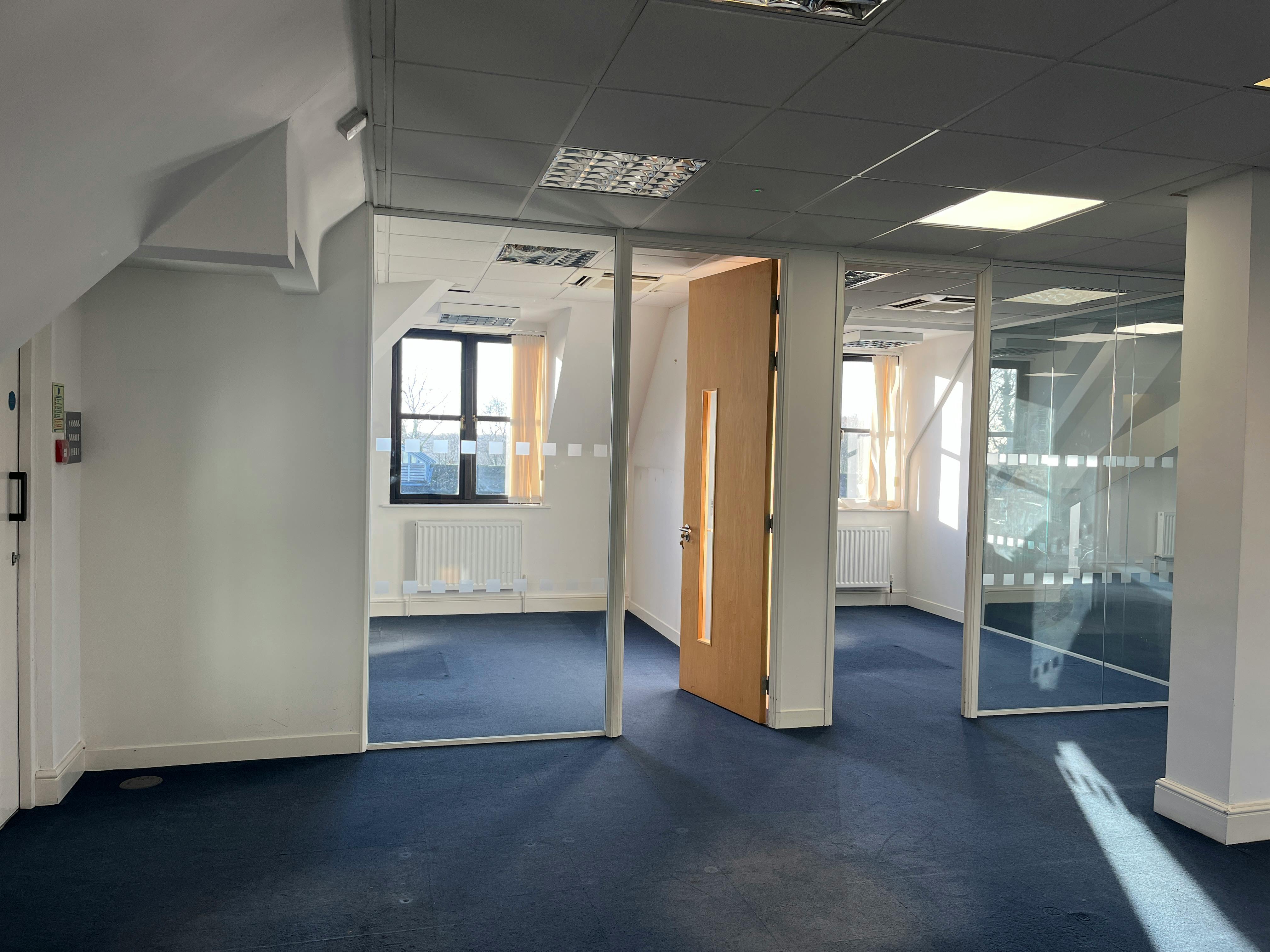 5 Chalfont Court, Amersham, Offices To Let - IMG_8518.JPG