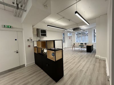 19 Margaret Street, 1st Floor, Lodnon, Office To Let - IMG_2898.jpg