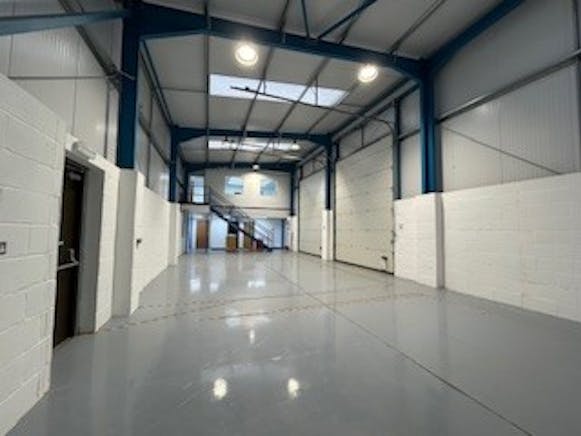 Unit M3 Lambs Farm Business Park, Basingstoke Road, Reading, Industrial / Warehouse To Let - Warehouse empty.jpg