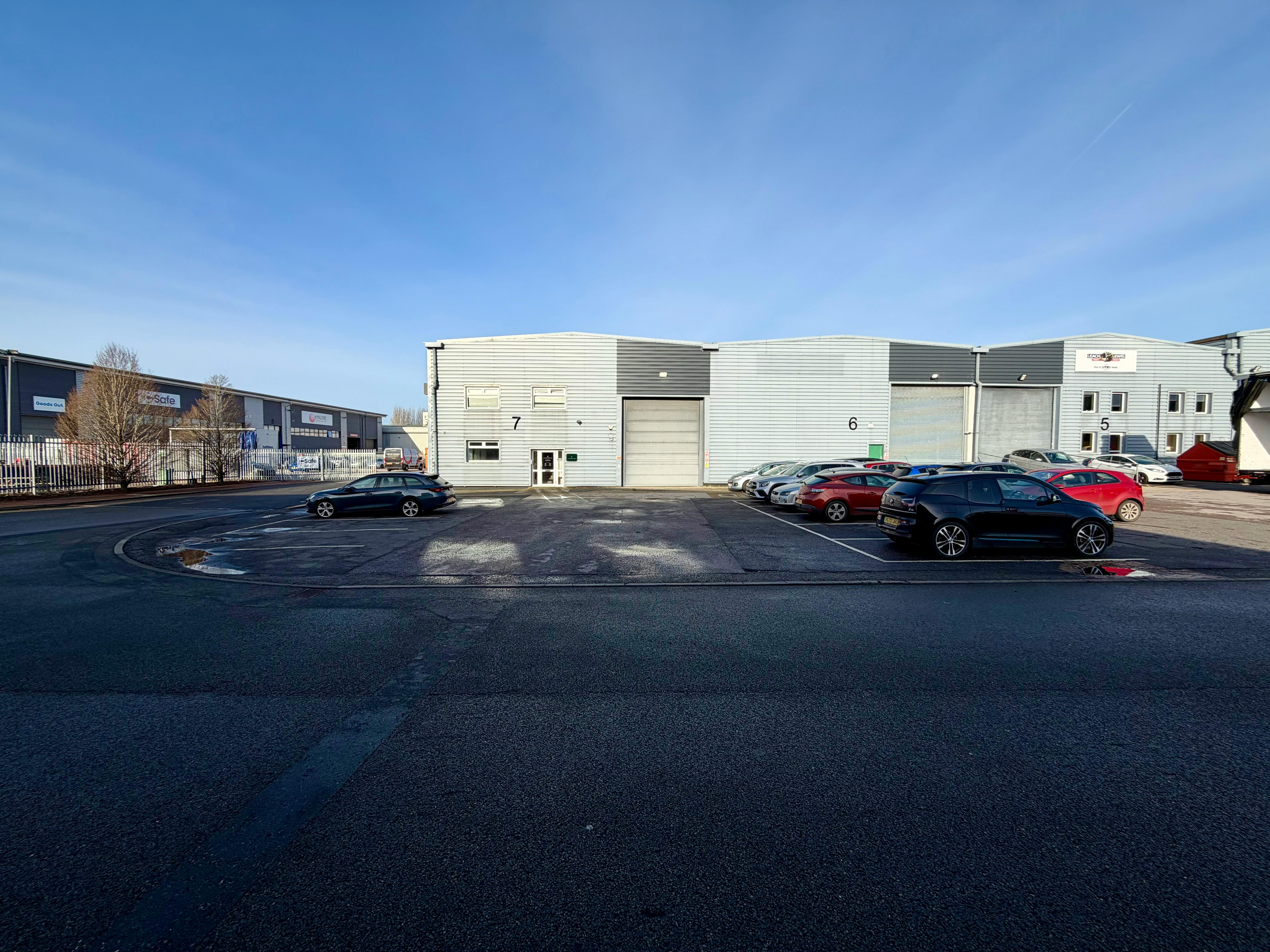 Unit 7 Hikers Way, Crendon Industrial Park, Long Crendon, Industrial To Let - IMG_0752 2.jpeg